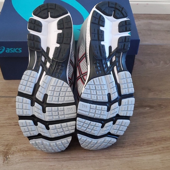 🆕️ Men's Asics shoes - Picture 7 of 8